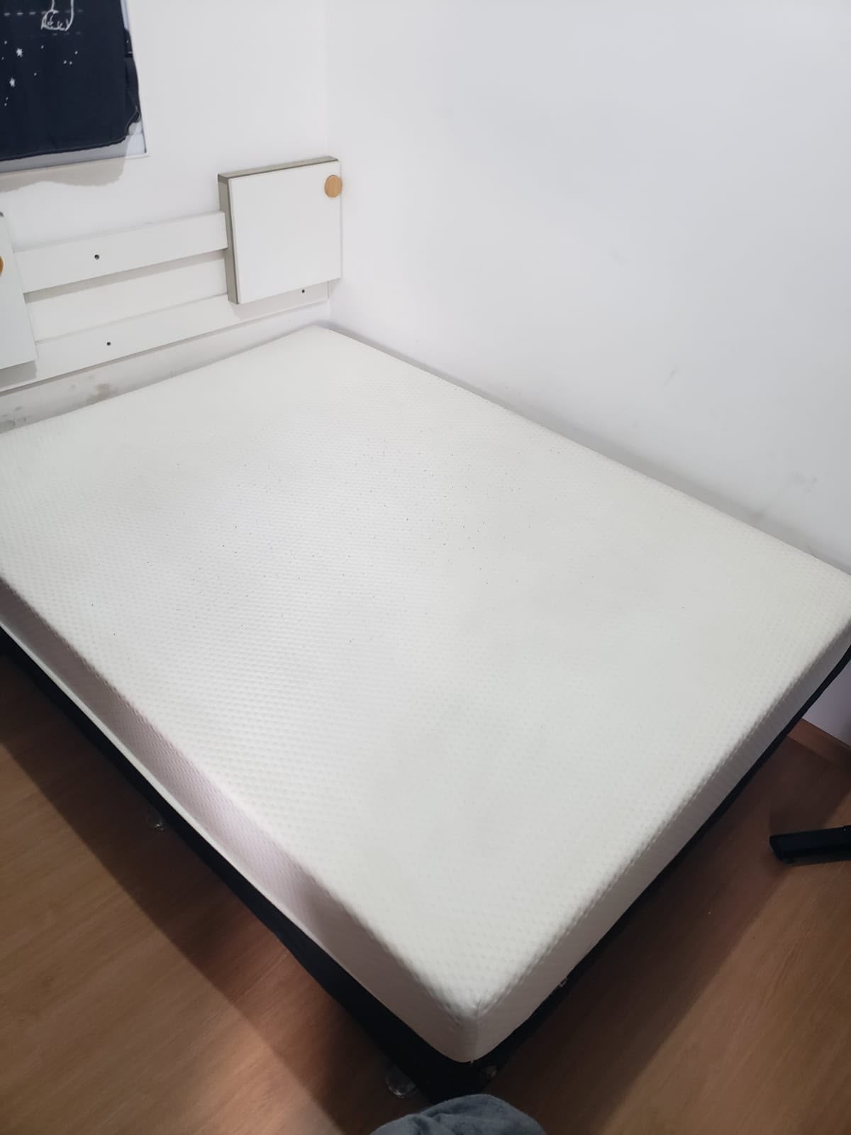 Colchão de casal com manchas — depois